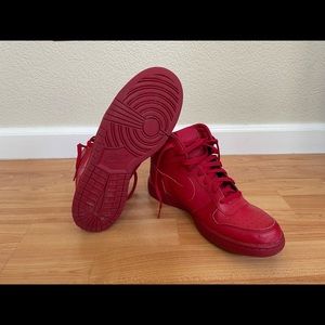 Nike dunk high red